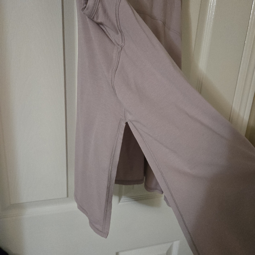 Lululemon Tank with side slits Size S - Picture 3 of 6